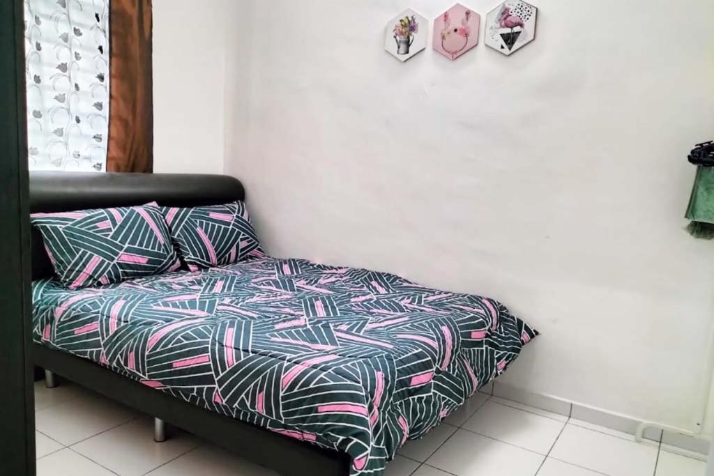 Iris 55 Corner Lot House Spacious Outdoor With Wi-Fi Johor Bahru Exterior photo